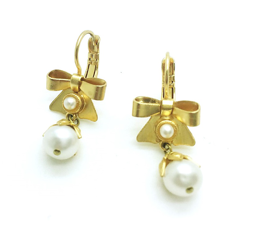 E-1416-5M-48-MY6 (1) Mariana Earrings Pearl Mineral Matt Yellow Gold My Treasures Coll. - Image 1