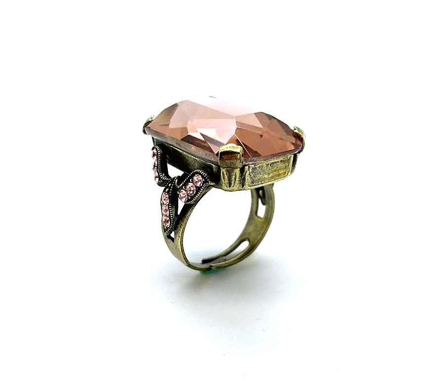 R-7878-319-EG (1) Mariana Ring Emerald Shape Vintage Rose Swarovski Crystal My Treasures Coll. English Gold Plated - Image 1