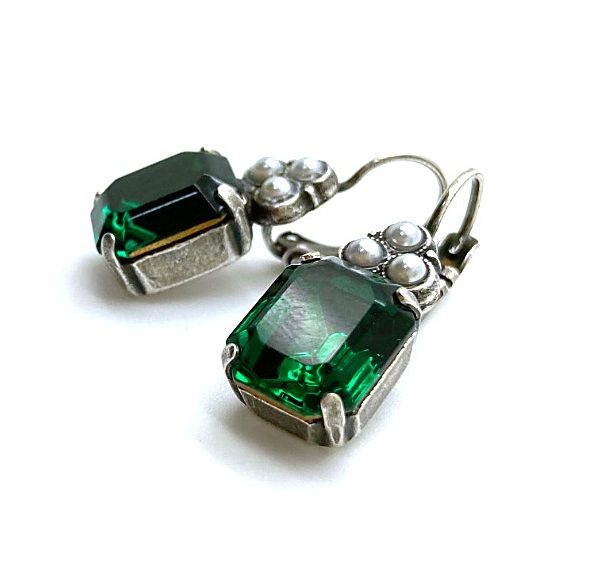 Earrings By Mariana Woman Elegant Emerald and Cream Pearl Swarovski Crystals