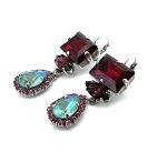 Earrings by Mariana Woman Classy Siam and Green Swarovski Crystals - Image 2