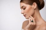 Ring by Mariana Woman Exquisite Emerald and Montana Swarovski Crystals - Image 4
