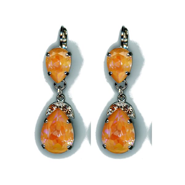 Earrings By Mariana Woman Elegant White Pearl and Light Peach Swarovski Crystals